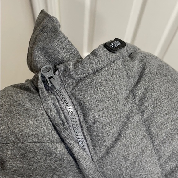 Old Navy Puffer Vest - Picture 5 of 5